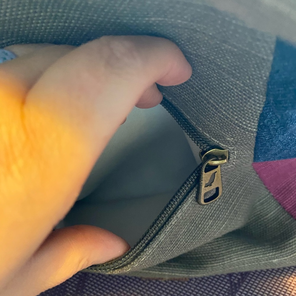 Sakroots purse. Only used once. - Picture 6 of 7